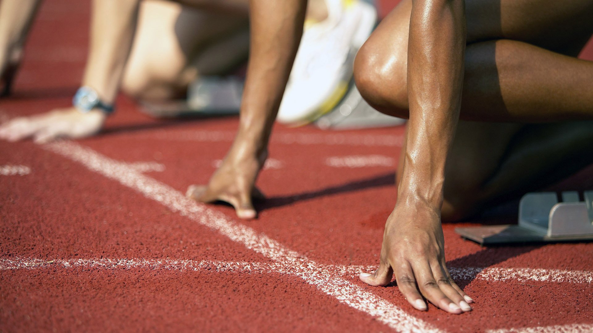 足球产业是否能与科技产业深度融合，和足球相关的产业